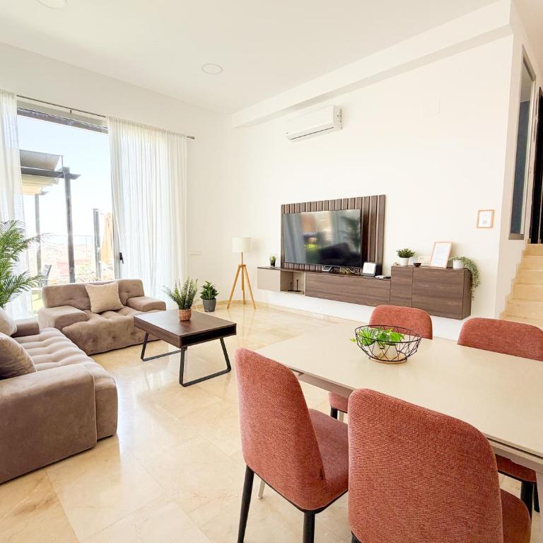 Green 9 the Dream Villa with pool and views by CanaryScape - Three-Bedroom Villa - 39