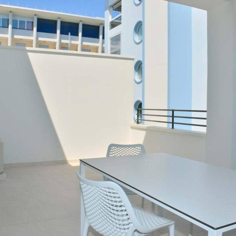 Stylish beachfront flat in residence with pool - Appartamento - 2