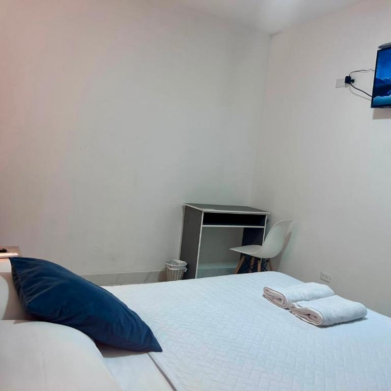 Hospedaje cosmos - Habitación Doble - 4