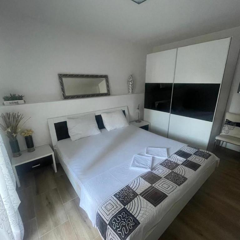Apartment Doris - Two-Bedroom Apartment - 16