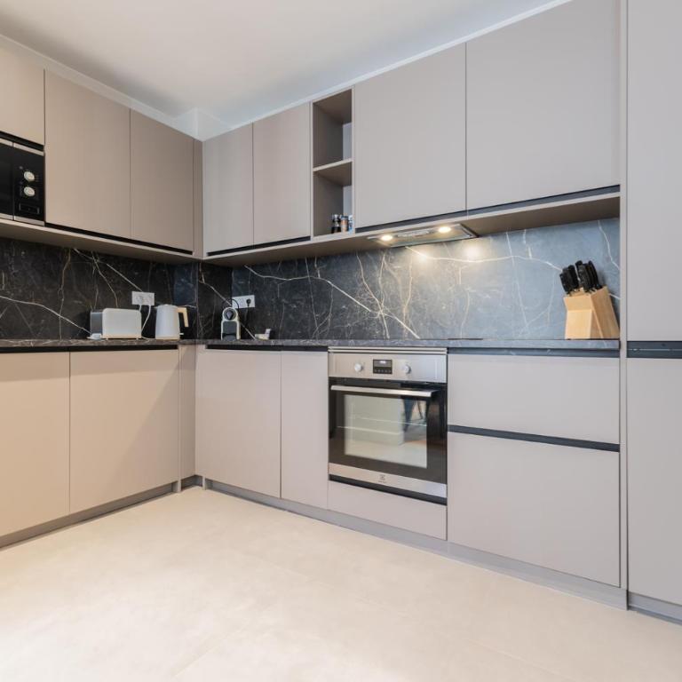 Luxury 3-bedroom apartment in hyper centre air con lift - Superior Apartment mit 3 Schlafzimmern - 4