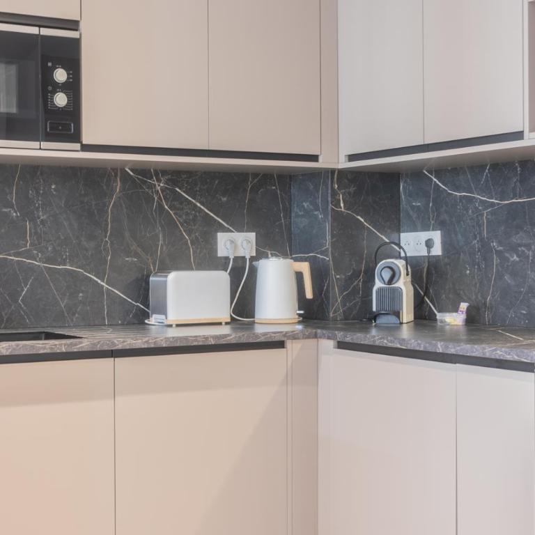 Luxury 3-bedroom apartment in hyper centre air con lift - Superior Apartment mit 3 Schlafzimmern - 10