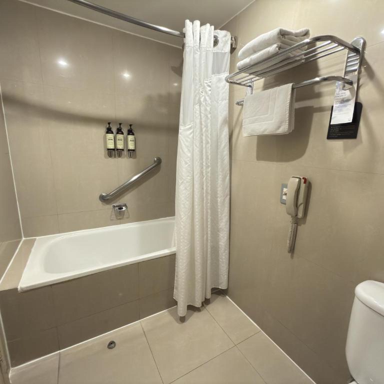 Novotel Puerto Montt - Habitación Superior con 2 camas dobles - 9