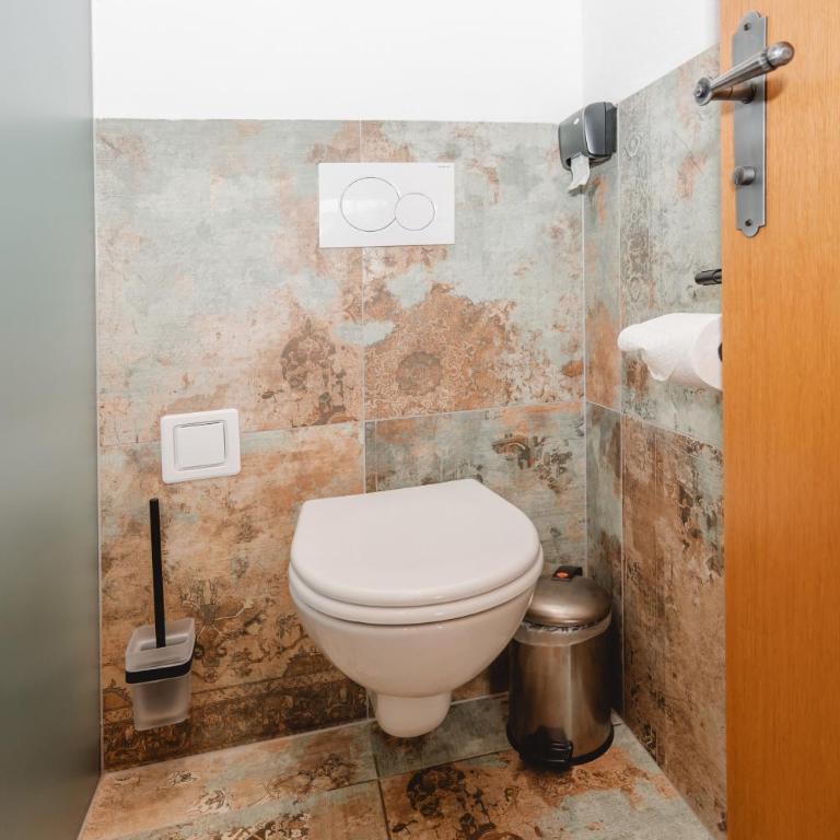 Haus Hirschpoint - Doppelzimmer mit Seeblick - 17
