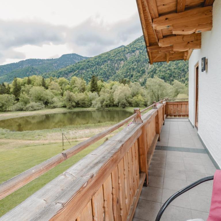 Haus Hirschpoint - Doppelzimmer mit Seeblick - 18