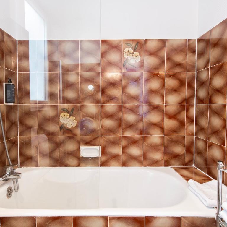 Hôtel Ambassadeur - Chambre Triple - 5