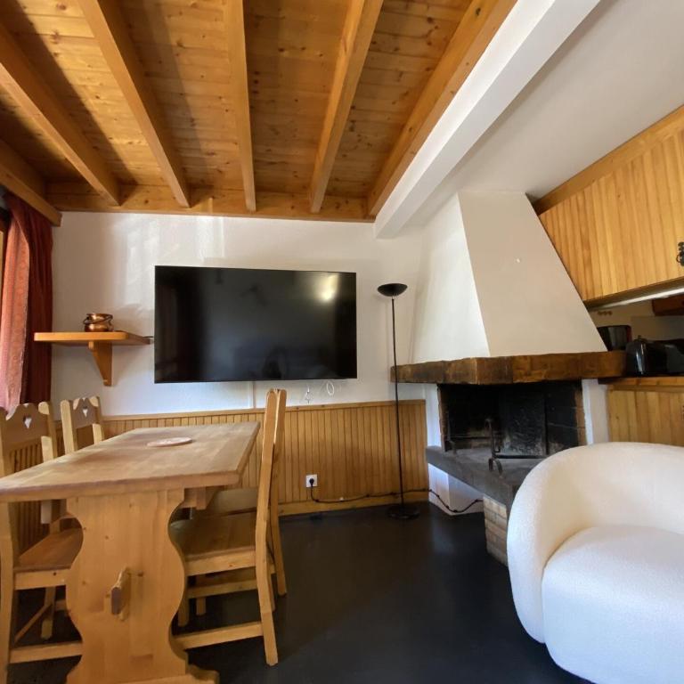 Résidence Croix De Verdon - Appartement Savoyard en plein centre de Méribel MAE-3204 - Appartement - 2