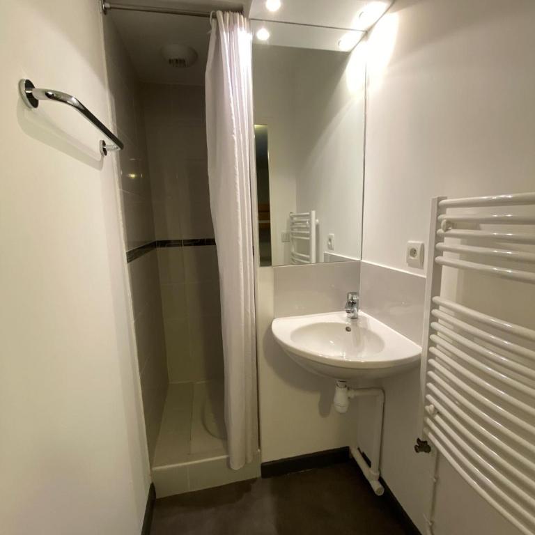 Résidence Les Pleiades - Appartement rénové · Centre station · Parking couvert · Balcon MAE-8234 - Appartement - 7