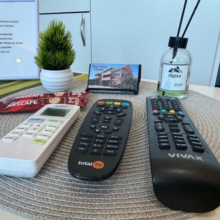Apartmani Slađo - Deluks Dvokrevetna Soba sa Bračnim Krevetom/Zasebnim Krevetima - 2