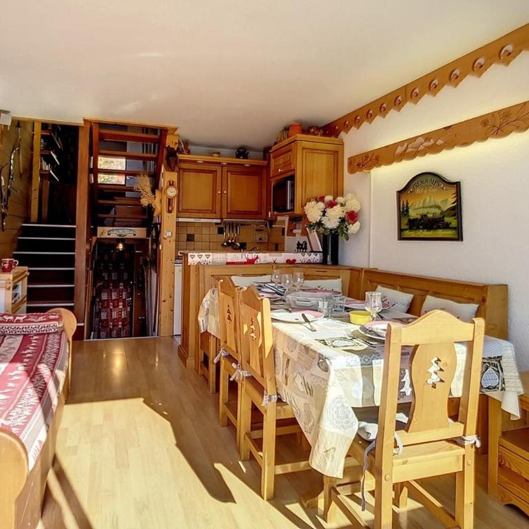Résidence Danchet - Appartement duplex ensoleillé · Départ et retour skis aux pieds · Balcon MAE-9994 - Appartement - 2