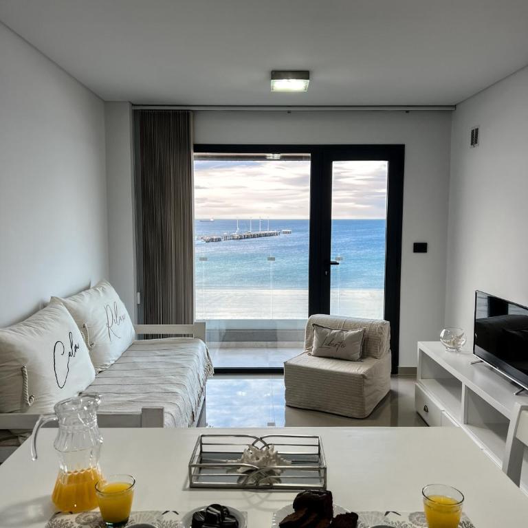 Caleta Design - Alojamientos - Apartamento Premium con 1 dormitorio y vistas al mar - 1