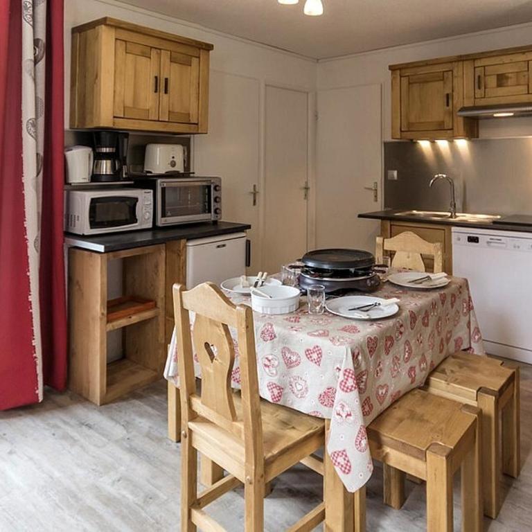 Résidence Ski Soleil - Appartement spacieux · Départ ski aux pieds · Balcon vue sur les pistes MAE-0544 - Appartement - 4