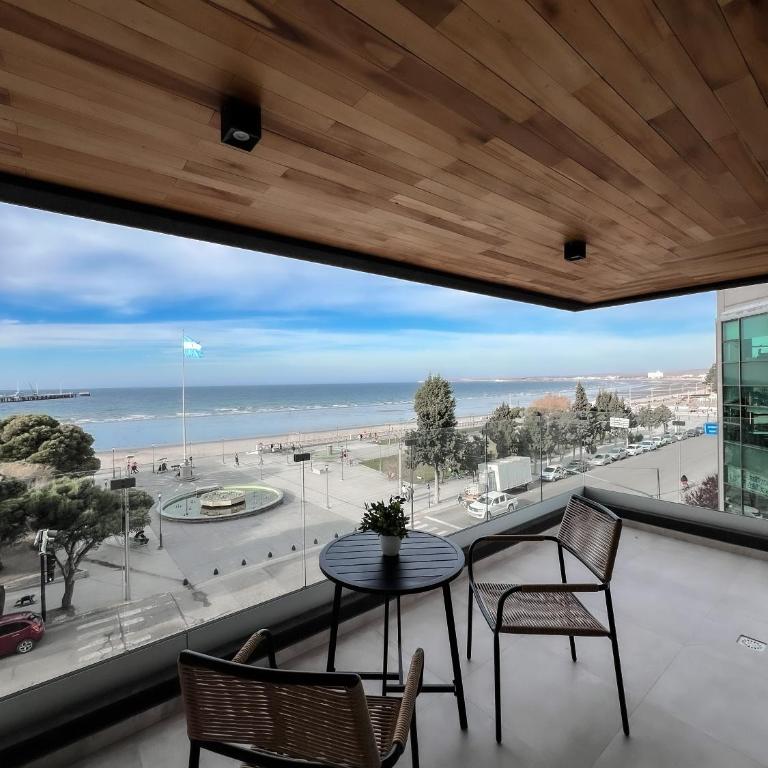 Caleta Design - Alojamientos - Apartamento de 2 dormitorios con terraza y vistas al mar - 5