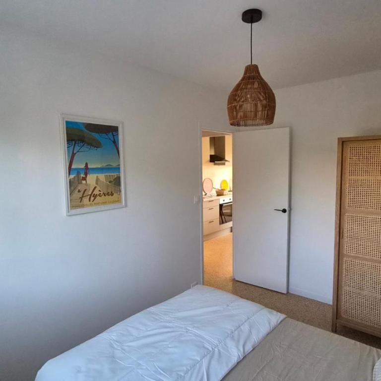 T2 Hyères neuf 4p, clim, 250m plage, parking privé devant le logement - Apartment mit 1 Schlafzimmer - 6