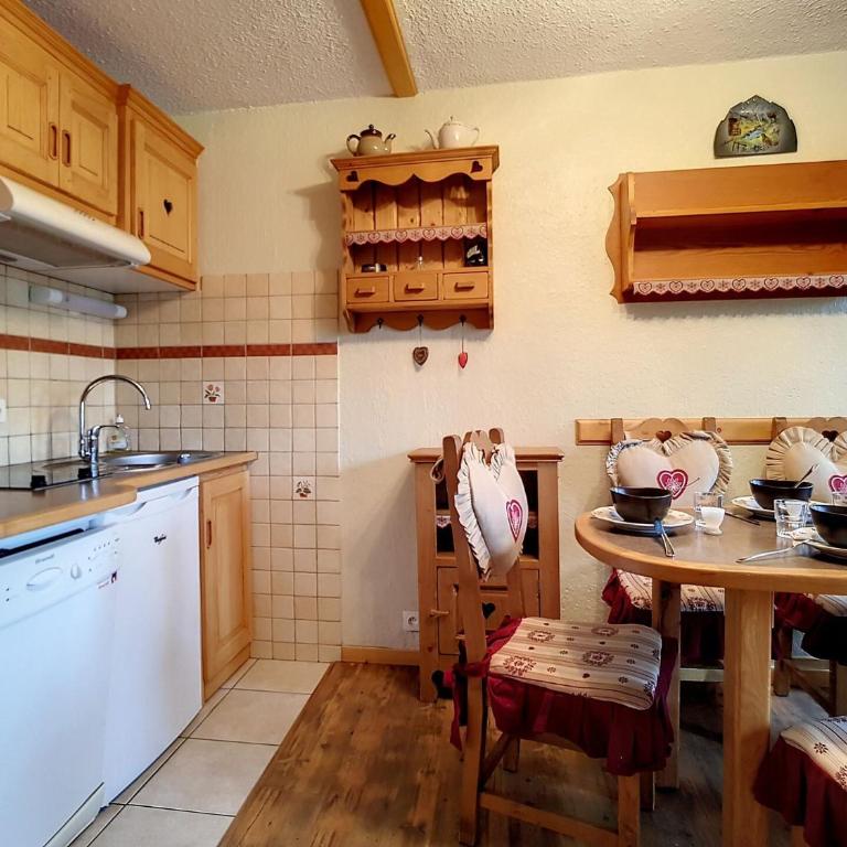 Résidence Boedette A - Appartement confortable · Départ et retour skis aux pieds · Balcon MAE-1004 - Appartement - 6