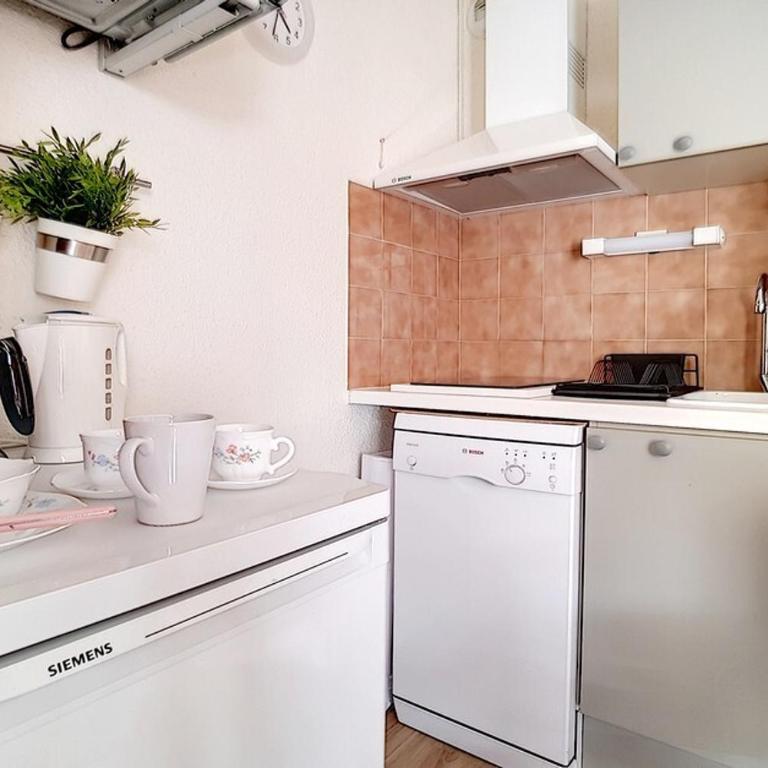 Résidence Ski Soleil - Appartement lumineux · Départ ski aux pieds · Terrasse MAE-1054 - Appartement - 6