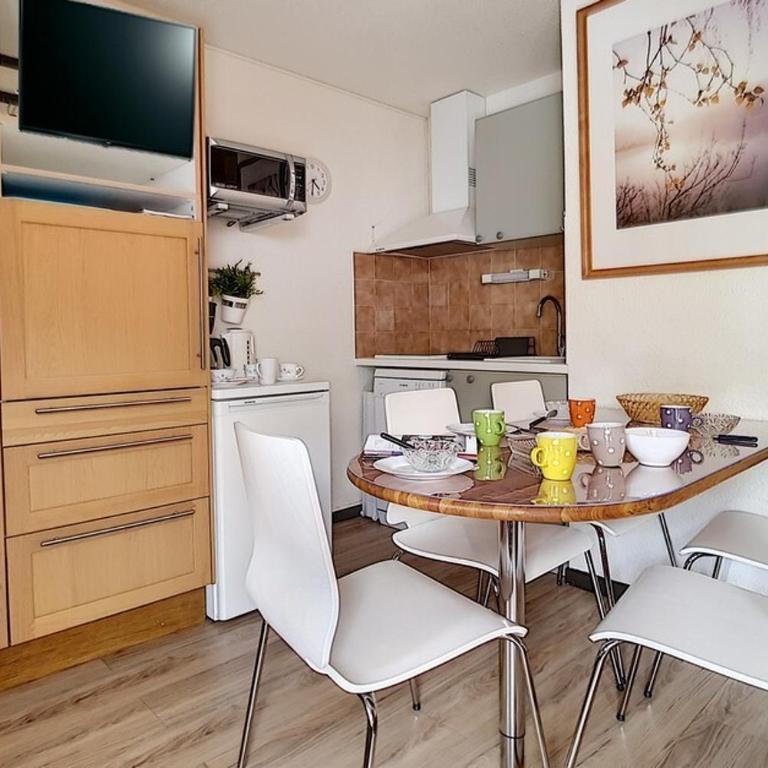 Résidence Ski Soleil - Appartement lumineux · Départ ski aux pieds · Terrasse MAE-1054 - Appartement - 7