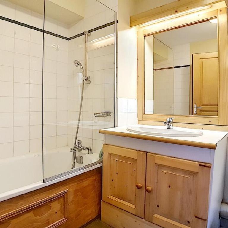 Résidence Valmonts A - Appartement standard · Départ ski aux pieds · Balcon MAE-2414 - Appartement - 11