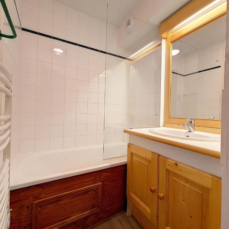 Résidence Valmonts A - Appartement standard · Départ ski aux pieds · Balcon MAE-2624 - Appartement - 4