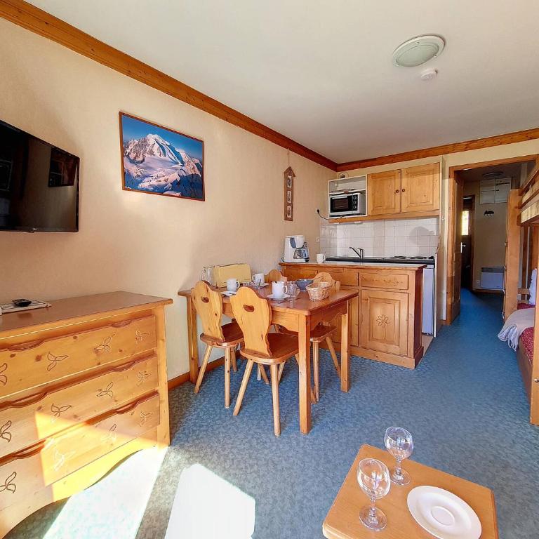 Résidence Valmonts A - Appartement standard · Départ ski aux pieds · Balcon MAE-2624 - Appartement - 10