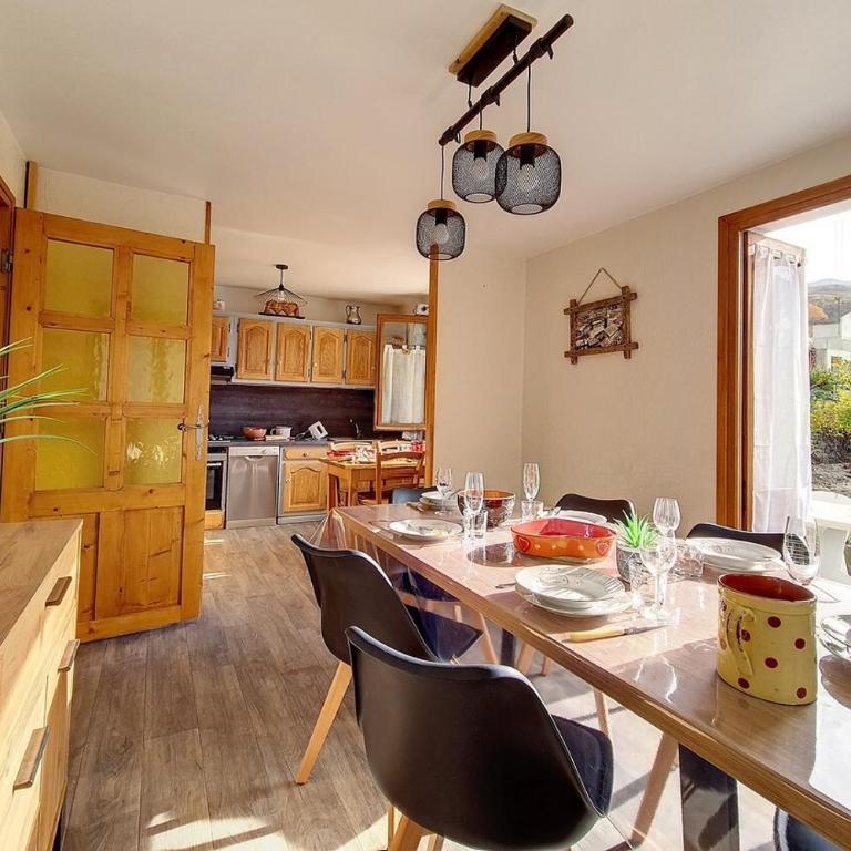 Résidence Saint Marcel - Chalet familial · Centre village de St Marcel · Terrasse ouest MAE-2924 - Chalet - 1