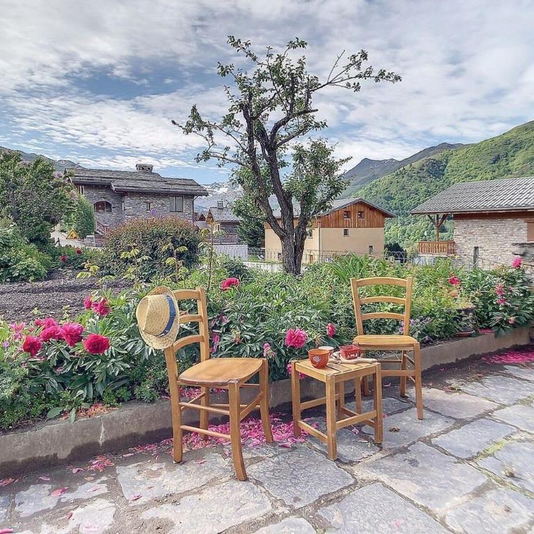 Résidence Saint Marcel - Chalet familial · Centre village de St Marcel · Terrasse ouest MAE-2924 - Chalet - 4