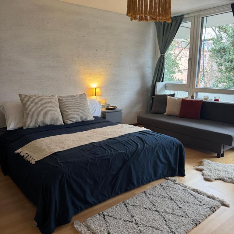 Cozy Bedroom, with Big Balcony, quite area close to Isar and 10min Marienplatz - Habitación Doble Deluxe con balcón - 2
