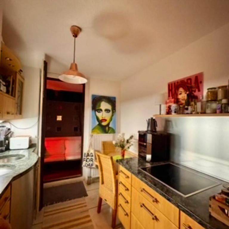 Cozy Bedroom, with Big Balcony, quite area close to Isar and 10min Marienplatz - Habitación Doble Deluxe con balcón - 4