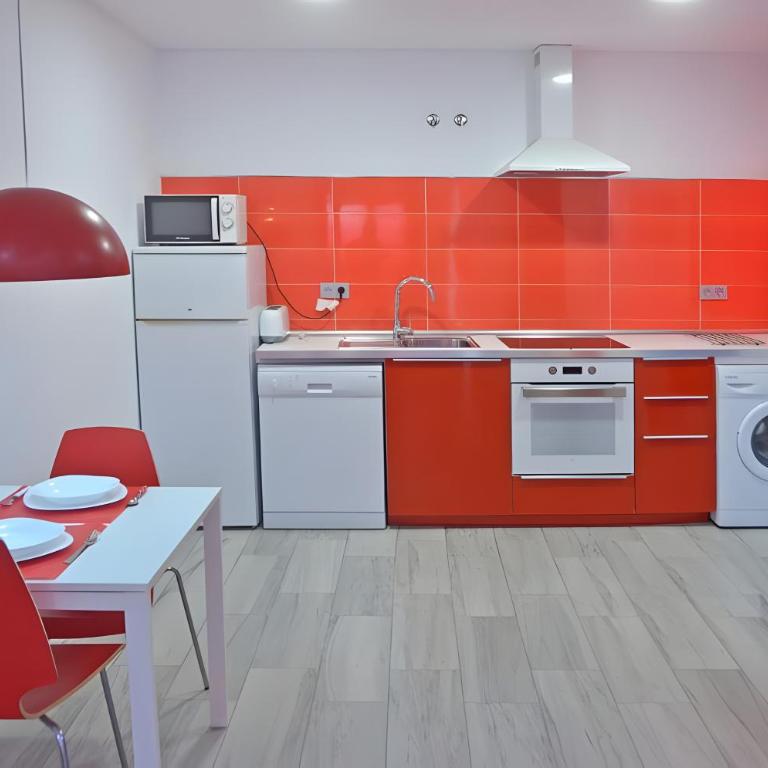 Apartamentos Ofis - Estudio Rojo - Estudio Superior - 4