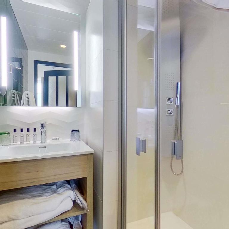 MADISON Saint Jean de Luz - Handwritten Collection - Chambre Double Supérieure avec Balcon - 2