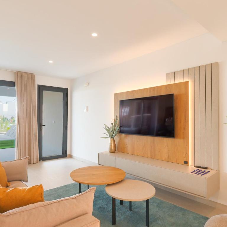 Luxury 3BR Bungalow with Lagoon & Pool Access - Appartement 3 Chambres - 3