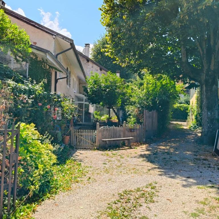 Appartement calme 90m2 dans un petit hameau au pied du Salève proche de Genève - Appartement 1 Chambre - 15