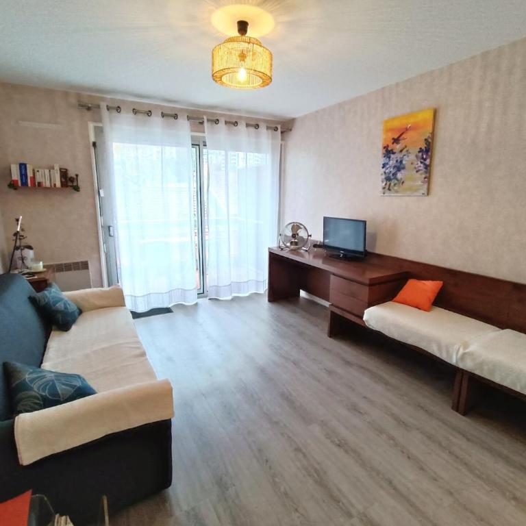 Résidence Le Vendome - Agréable T2 dans quartier animé à proximité des commerces ! MAE-6704 - Appartement - 1