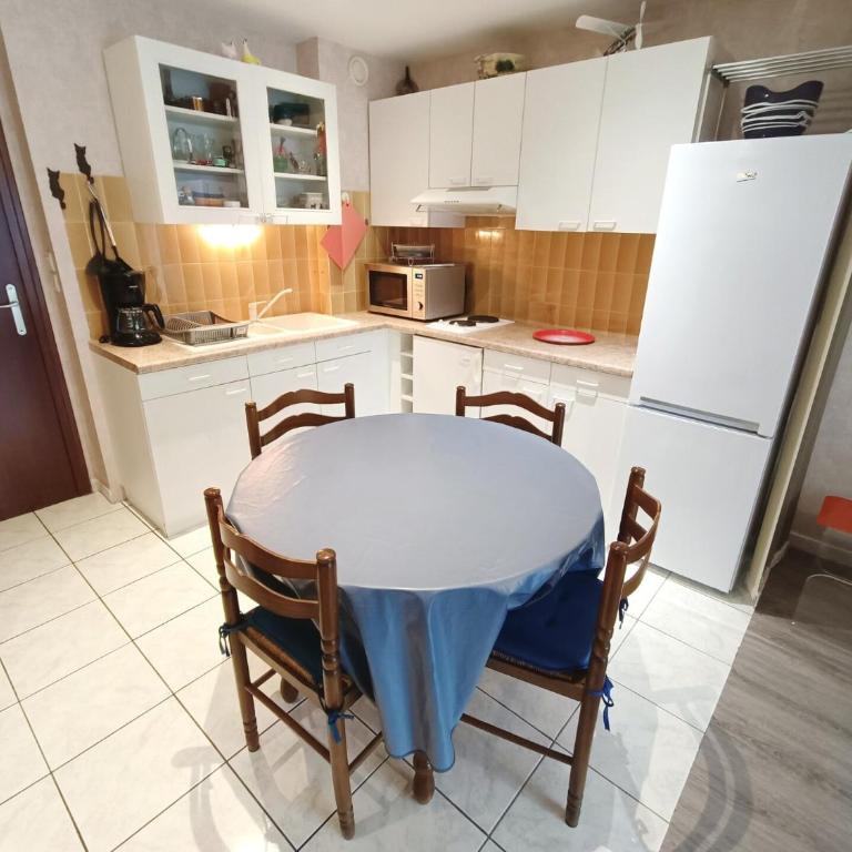Résidence Le Vendome - Agréable T2 dans quartier animé à proximité des commerces ! MAE-6704 - Appartement - 3