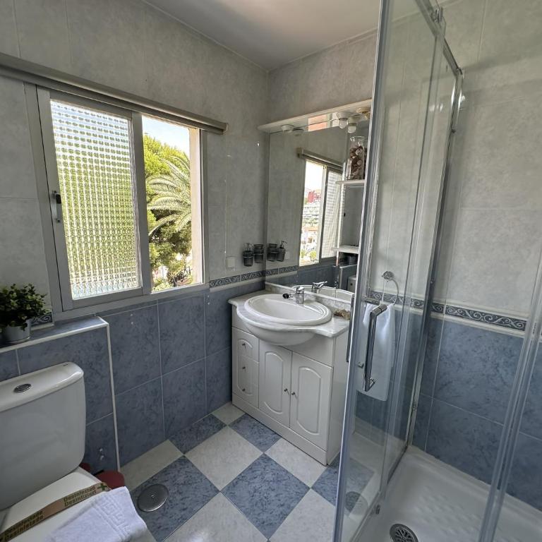 Apto Familiar a 200m Playa Bil-Bil - Two-Bedroom Apartment - 17