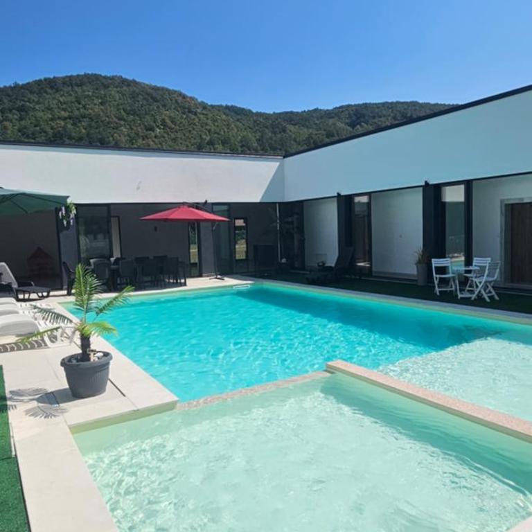 Golden Spa Villa - Vila sa Sopstvenim Bazenom - 1