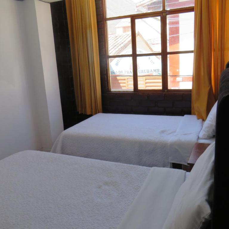 Hospedaje Apu San Isidro - Twin Room with Shared Bathroom - 1