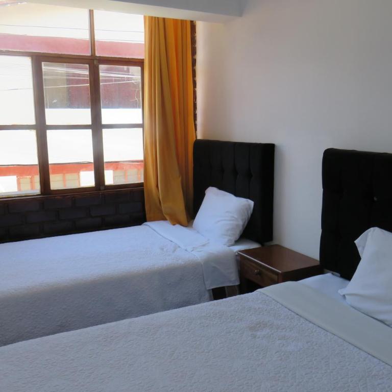 Hospedaje Apu San Isidro - Twin Room with Shared Bathroom - 8