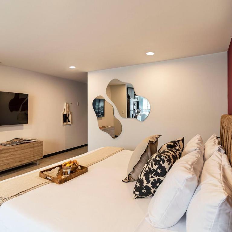 Kukun Socrates Polanco - Studio apartment with king bed and balcony - 4