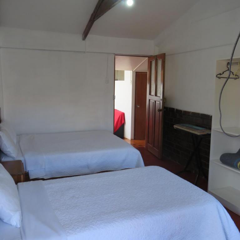 Hospedaje Apu San Isidro - Family Room with Private Bathroom - 10