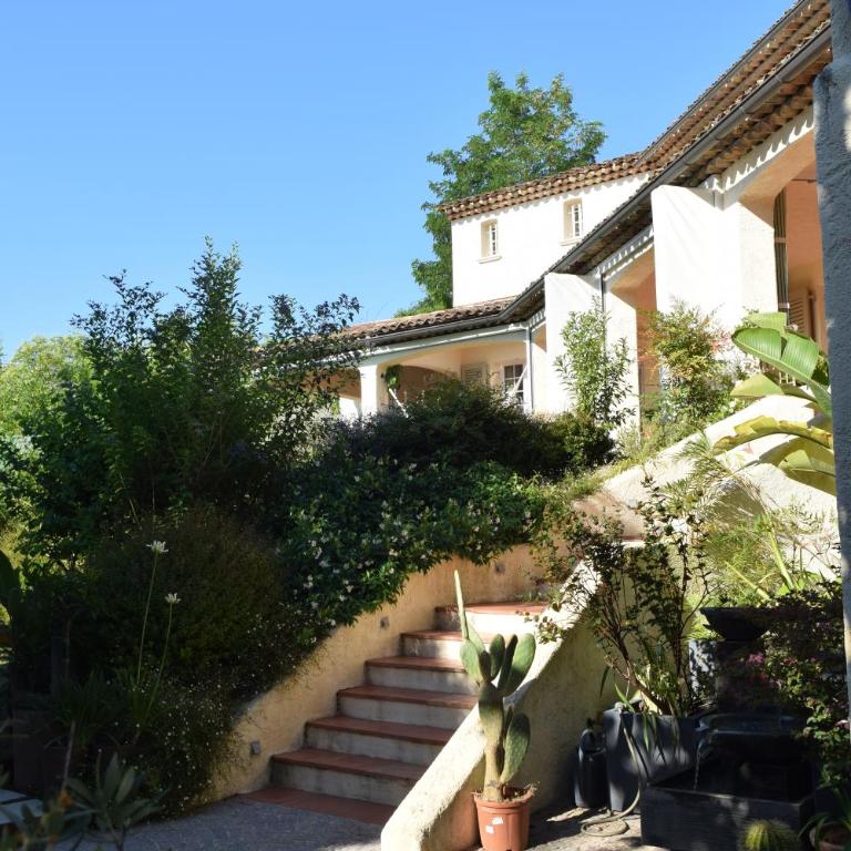Villa d'exception avec piscine 15 m, spa, aperçu mer et calme absolu - Villa avec Piscine Privée - 50