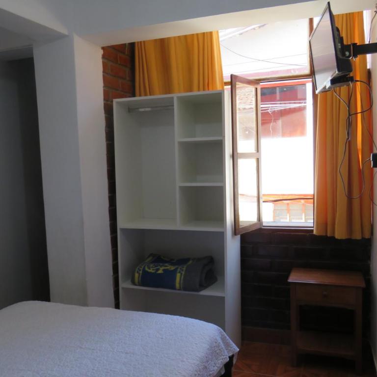 Hospedaje Apu San Isidro - Double Room with Private Bathroom - 4