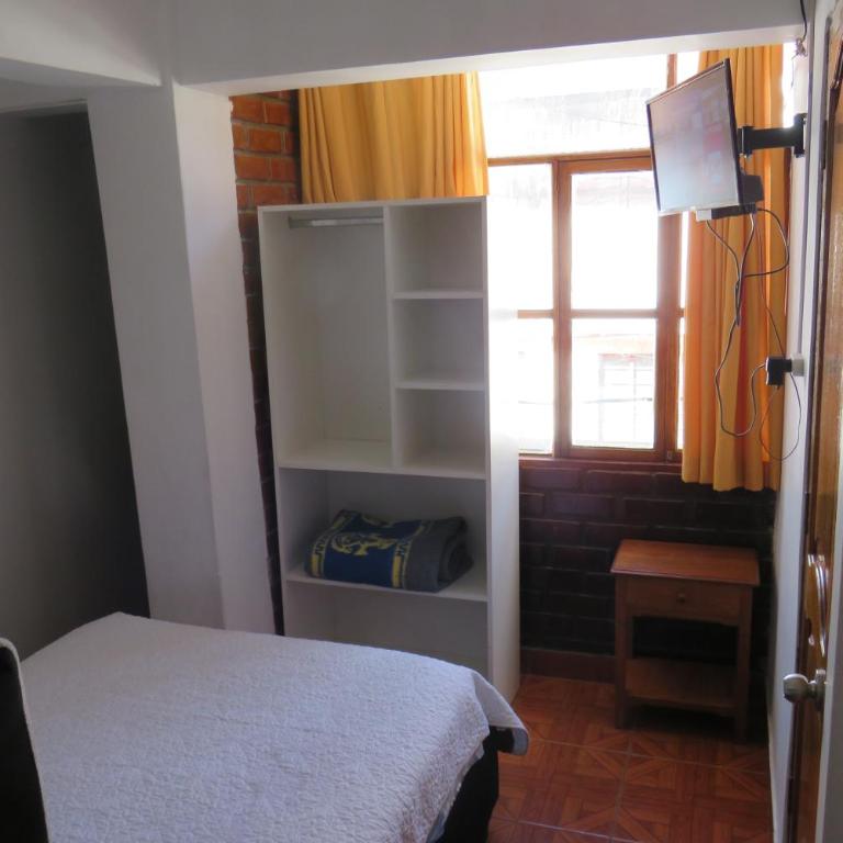 Hospedaje Apu San Isidro - Double Room with Private Bathroom - 6