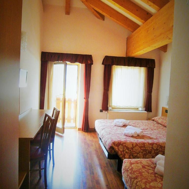 Hotel Orsa Maggiore - Camera Tripla con Vista Montagna - 2
