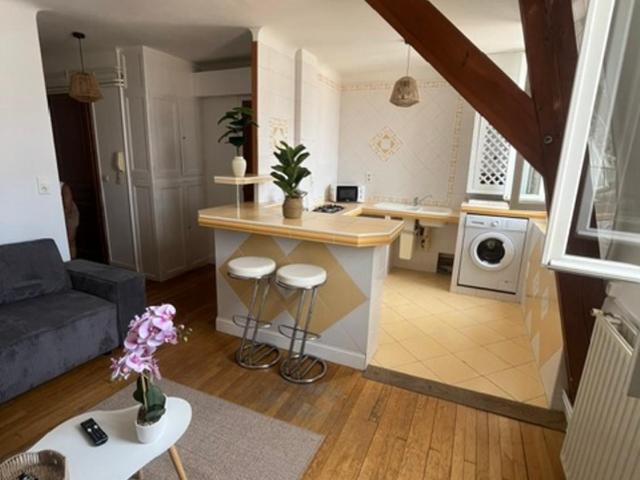 L'Opera - One-Bedroom Apartment - 1