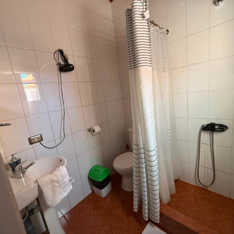 Hostal Nuevo Sol y Viento - Habitación Familiar con baño - 6