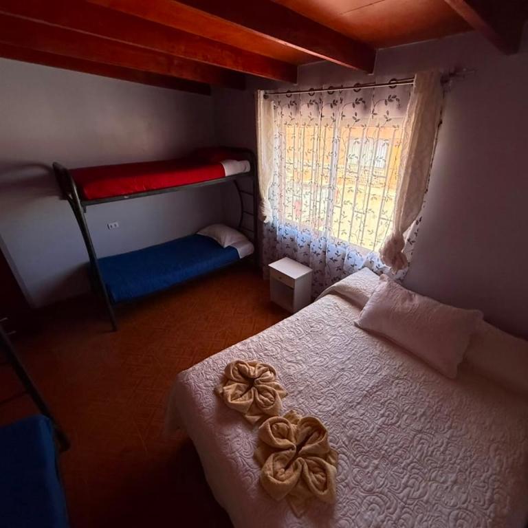 Hostal Nuevo Sol y Viento - Habitación Familiar con baño - 4