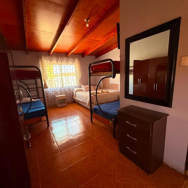 Hostal Nuevo Sol y Viento - Habitación Familiar con baño - 5
