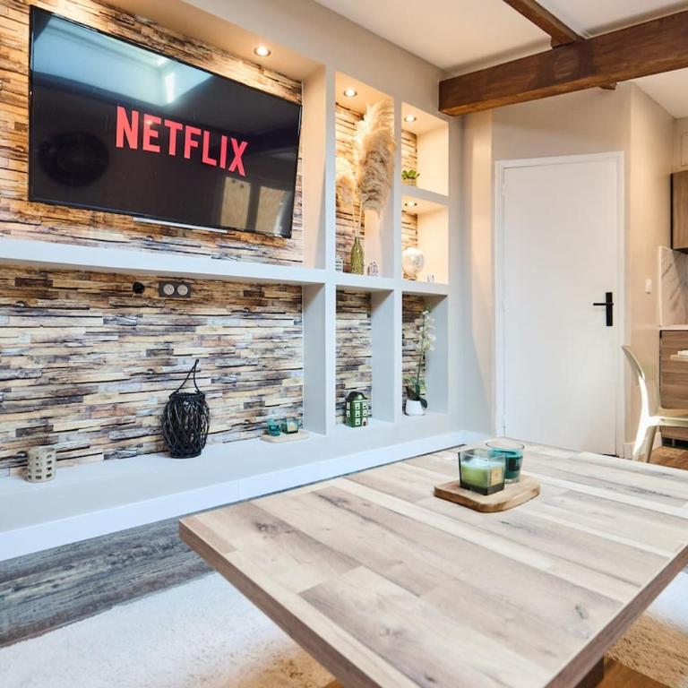 LE LOFT RÉMOIS I CENTRE-VILLE I TERRASSE I BARBECUE I NETFLIX - LE LOFT RÉMOIS I DOWNTOWN I TERRACE I BBQ l NETFLIX - Appartement 1 Chambre - 44