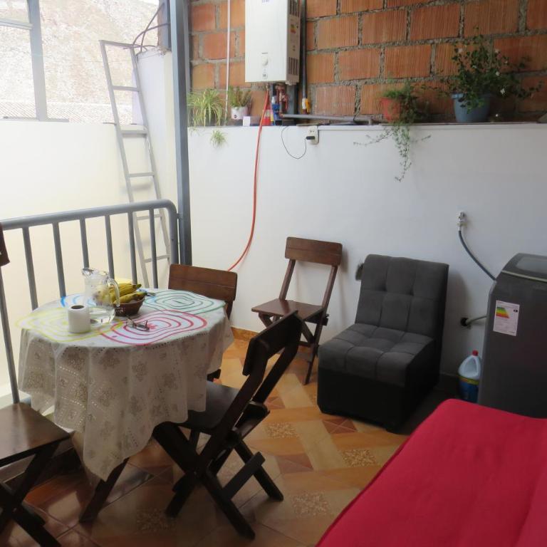 Hospedaje Apu San Isidro - Family Room with Private Bathroom - 19